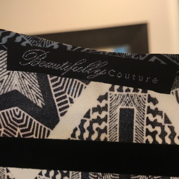 🌸 Beautifully Couture Boho sleeveless top - Picture 2 of 7